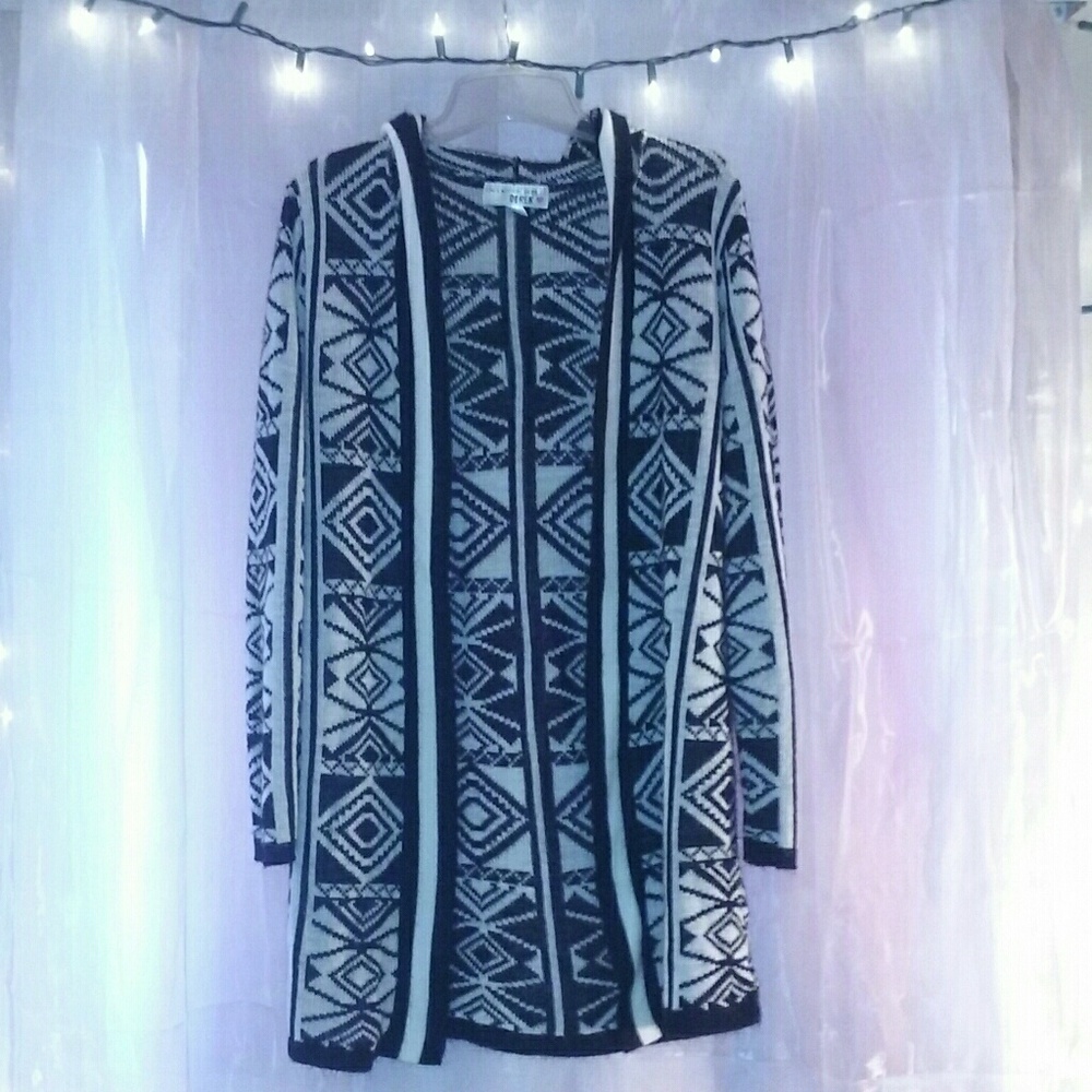 Black and White  I'm In Love With Derek Sweater